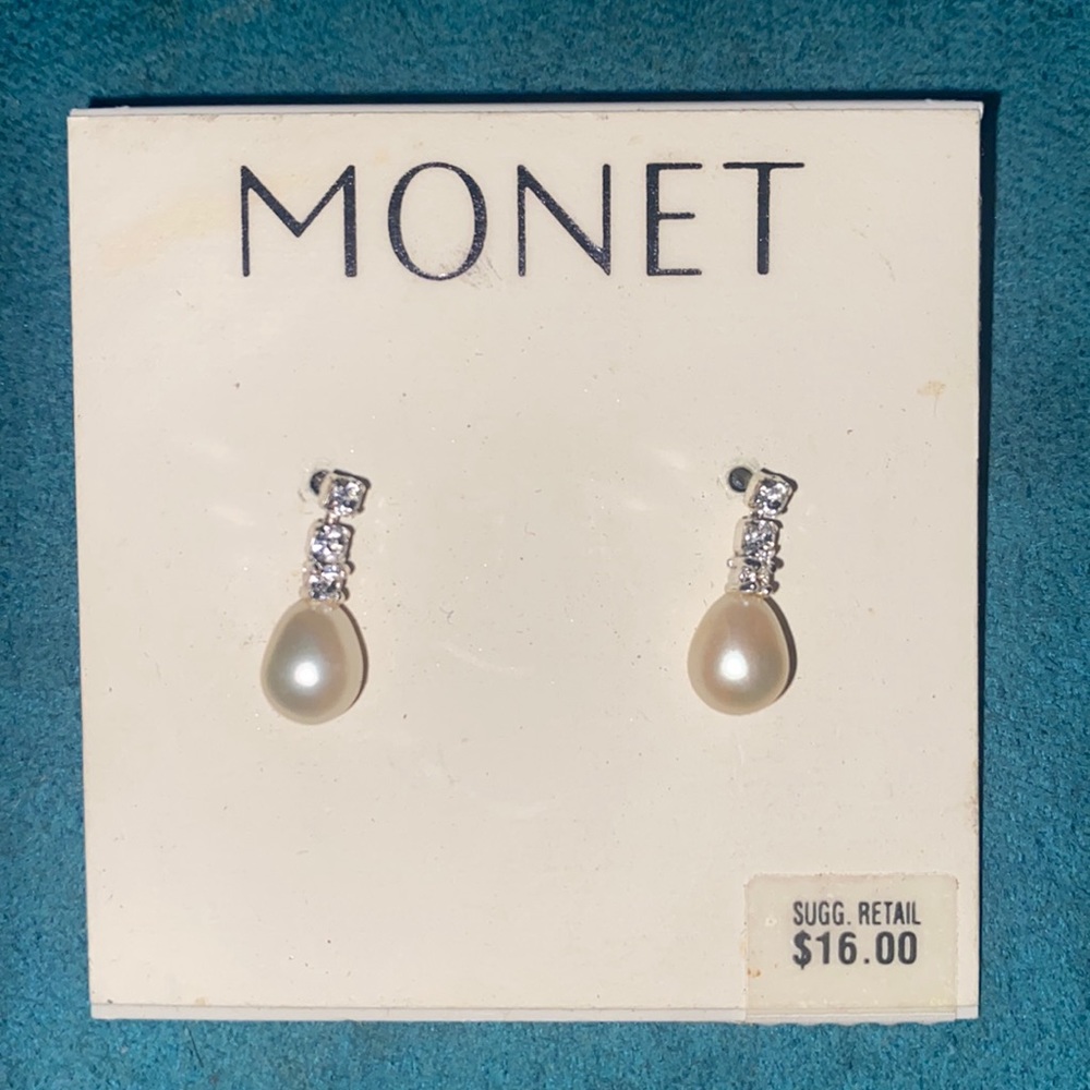 Monet Pearl Drop earrings